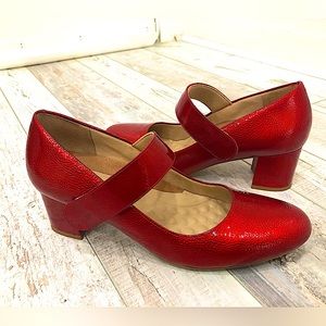 Flaming Red Walking Cradles Patent “Jackie” Mary Jane Pumps, Sz 10, 2 Inch Heel